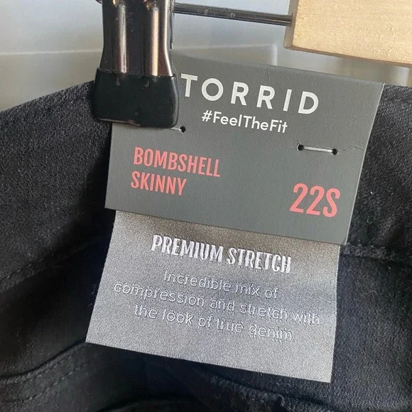 Torrid NWT Bombshell Skinny Premium Stretch Hi-Rise Jean Grenada Size 22 Short S - Picture 3 of 14